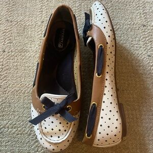 Womens Sperry loafers white & brown leather